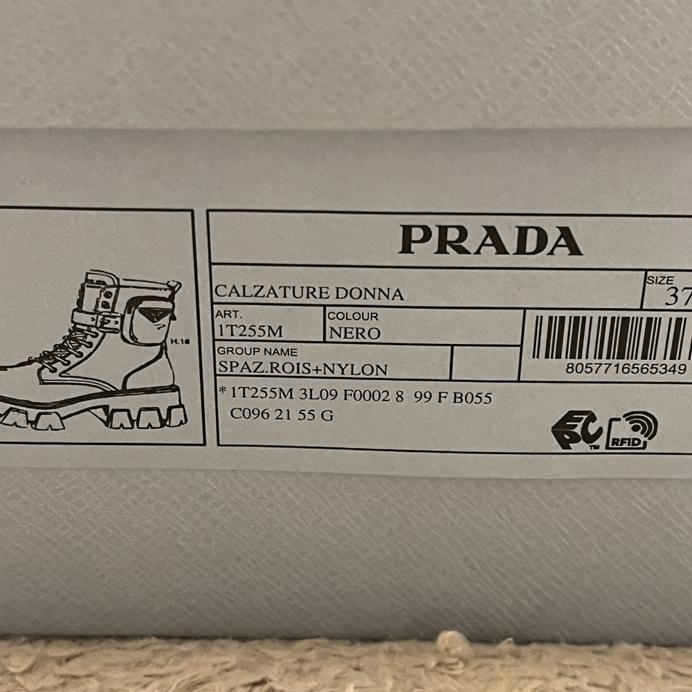 Prada Monolith boots worn a few times still in great condition. Size 37.5. - Picture 2 of 8